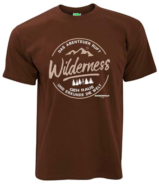 Wilderness Das Abenteuer ruft | T-Shirt, Brustdruck mittig